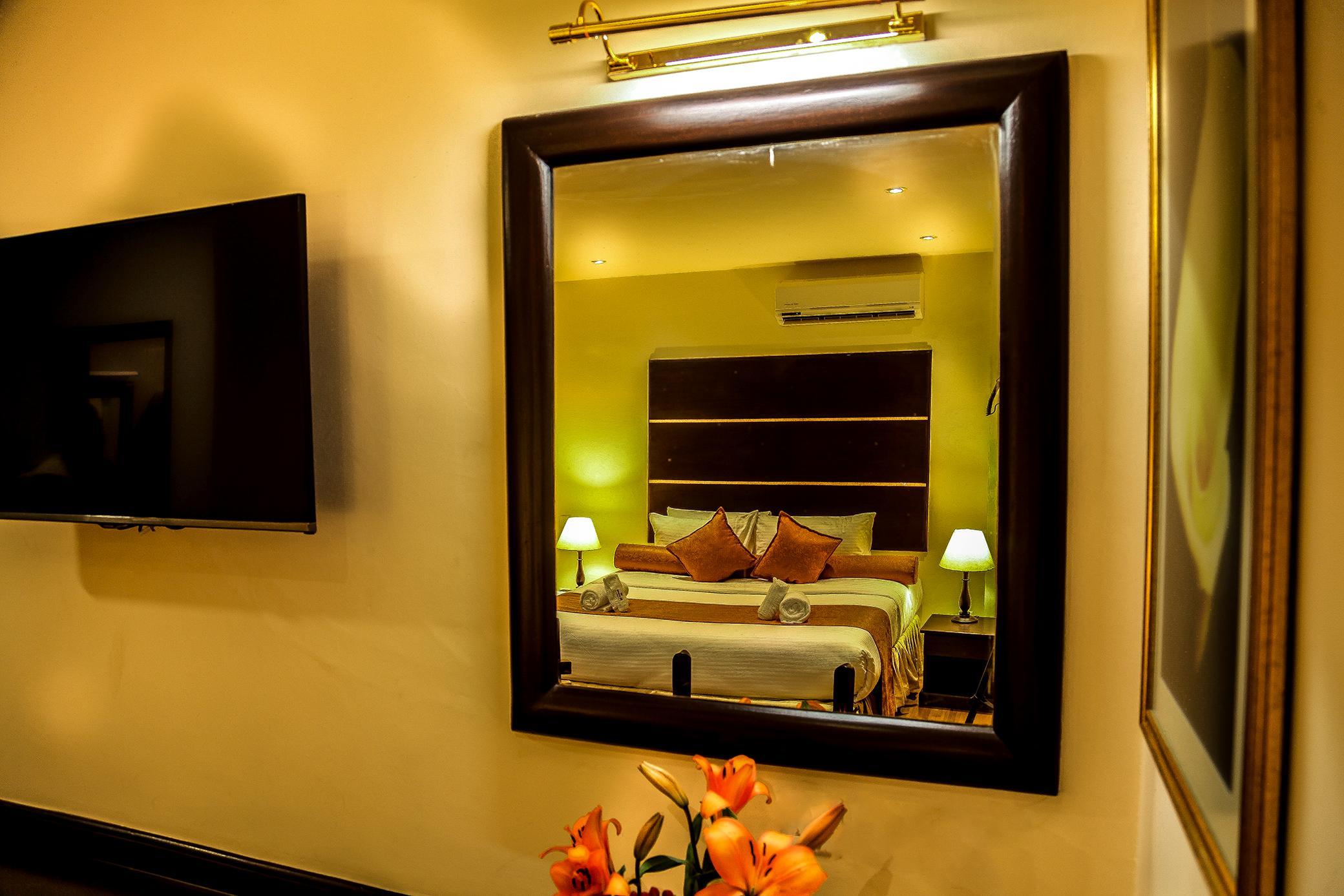 The Monarch Hotel Nairobi Bagian luar foto