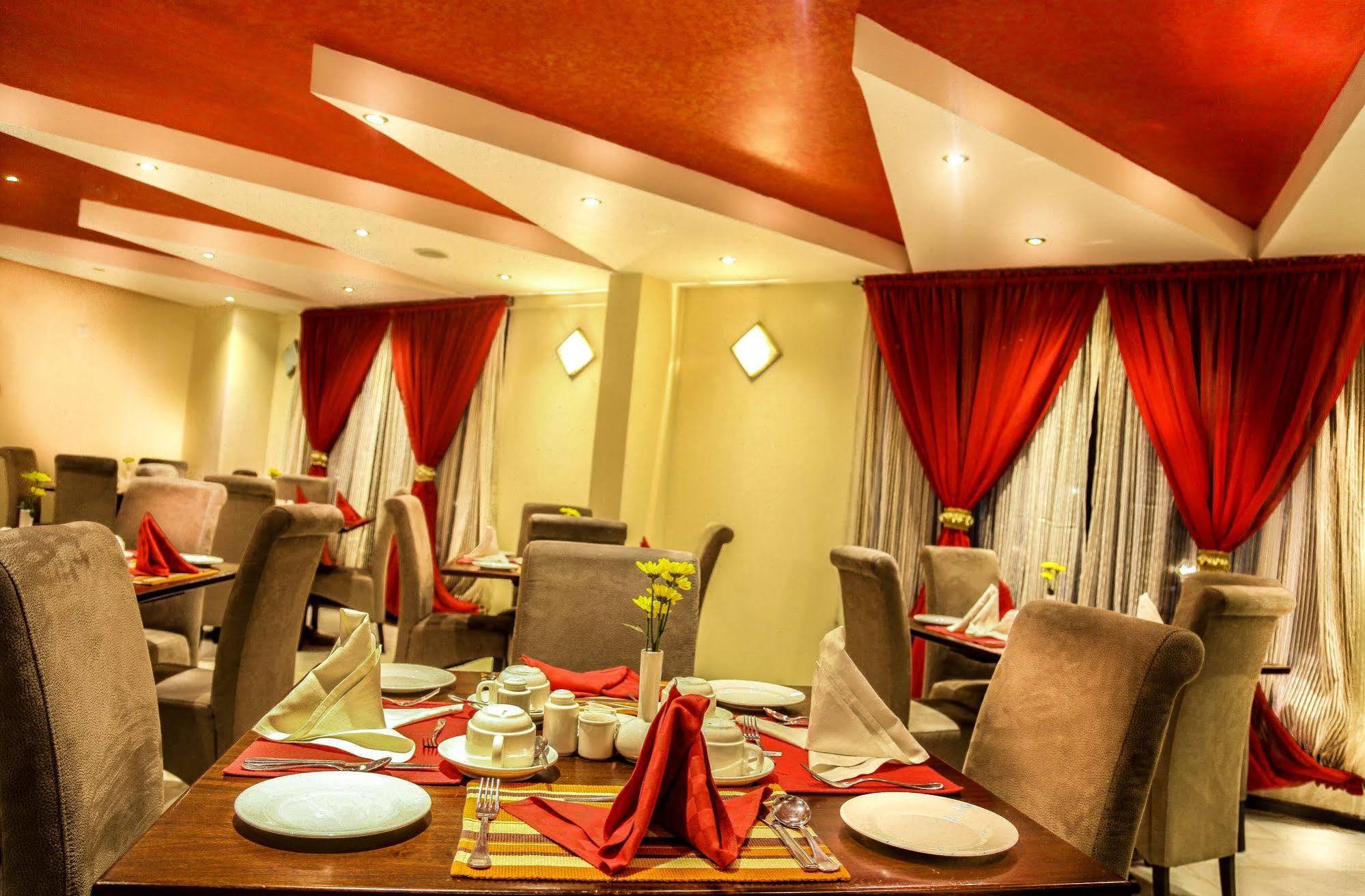 The Monarch Hotel Nairobi Bagian luar foto
